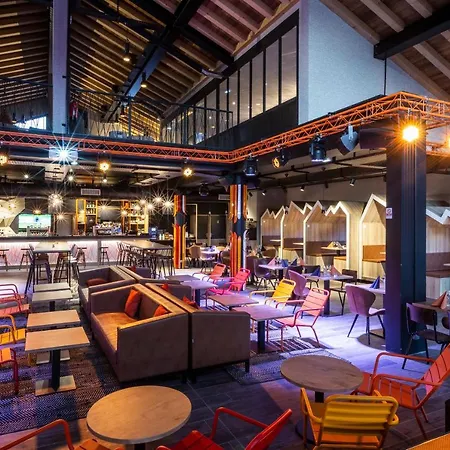 Отель Base Camp - Saint Maurice 3*