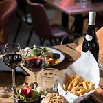 Hotel Base Camp - Saint Maurice 3*