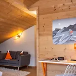 Base Camp - Saint Maurice 3*