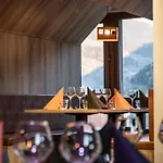 Hotel Base Camp - Saint Maurice