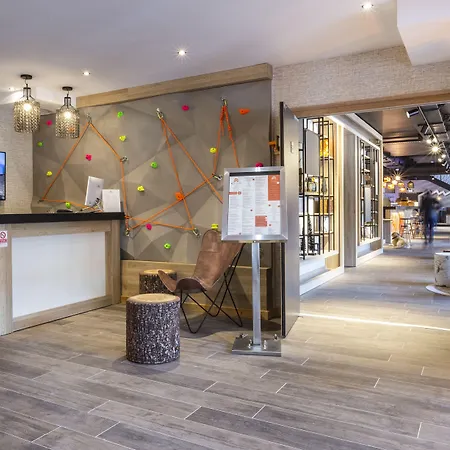 Hotel Base Camp - Saint Maurice 3*