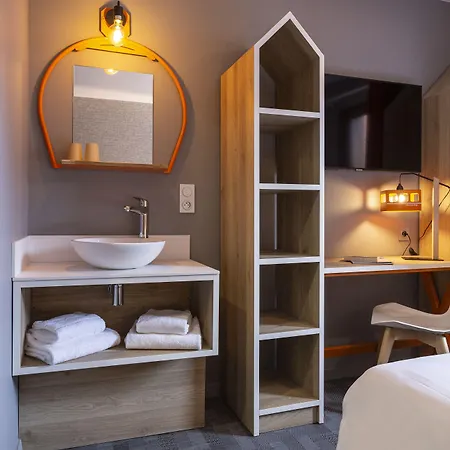 Hotel Base Camp - Saint Maurice 3*