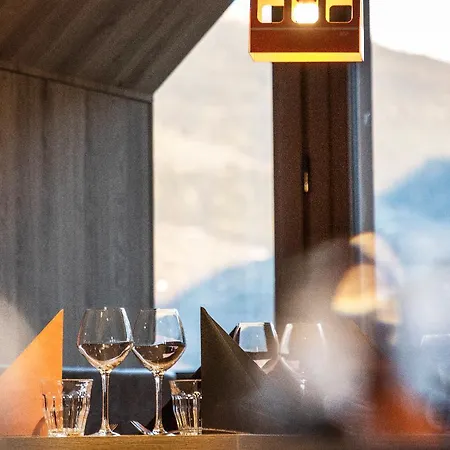 Base Camp - Saint Maurice Hotel 3*